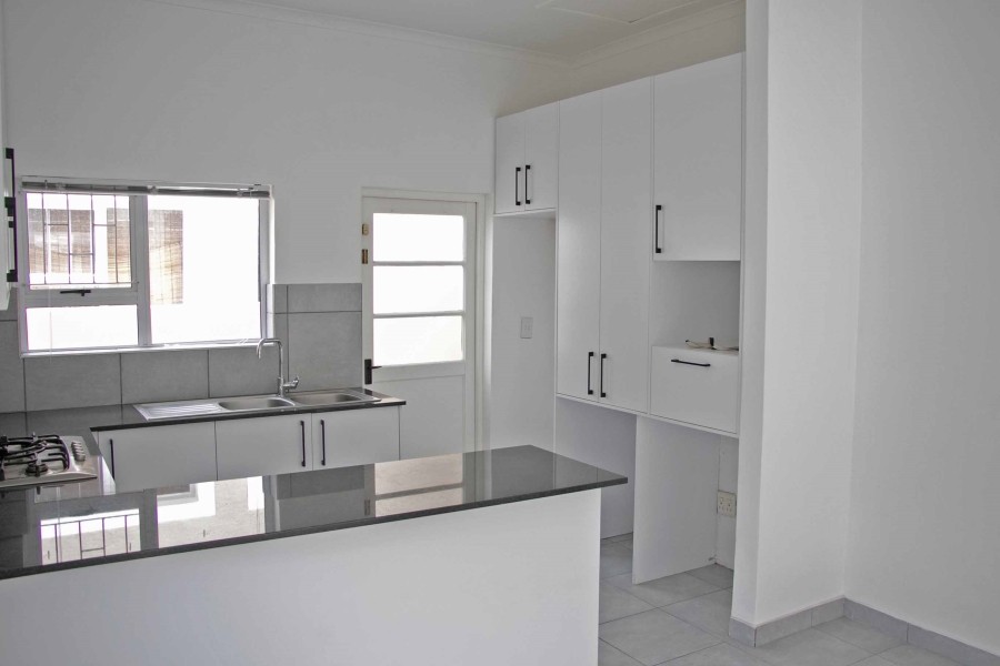 To Let 3 Bedroom Property for Rent in Somerset Ridge Western Cape